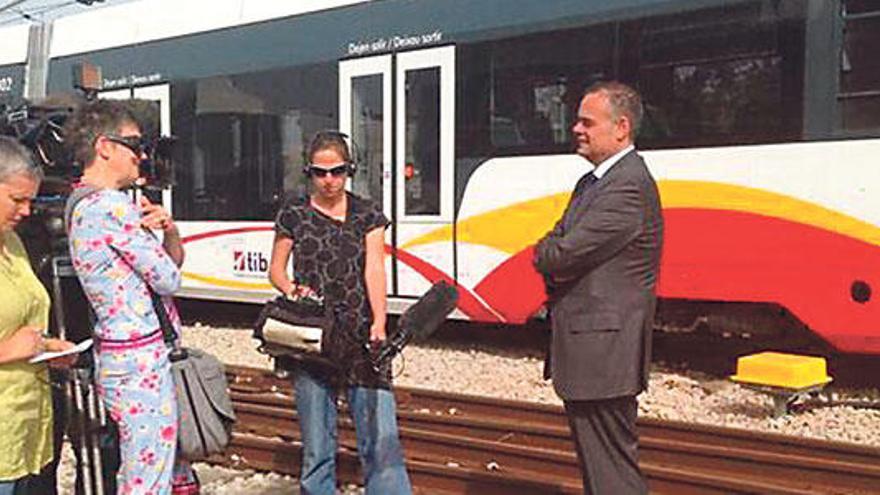 Orta vende las bondades del tren autóctono a los teutones.