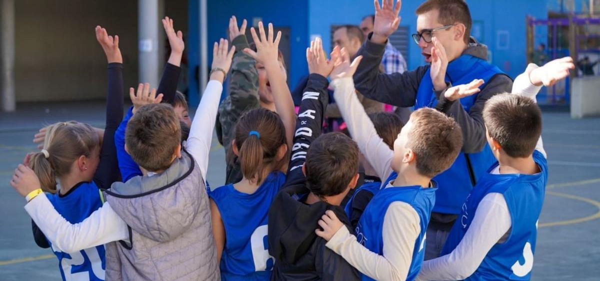 Un equipo de niños, en la extraescolar de ... | OCÉANO ATLÁNTICO