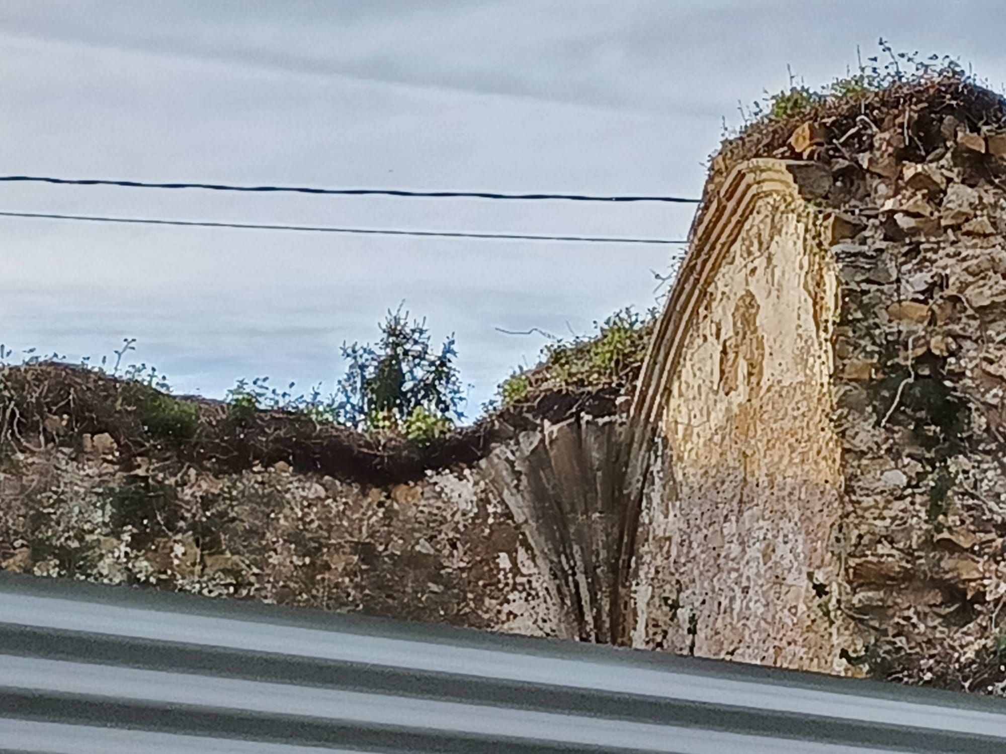 Así avanza la obra para recuperar el palacio de Celles, con la fachada ya estabilizada