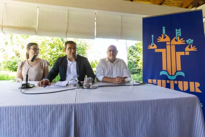 Olivares exhibe músculo con un multitudinario acto público para presentar su candidatura a la Federació de Hogueras