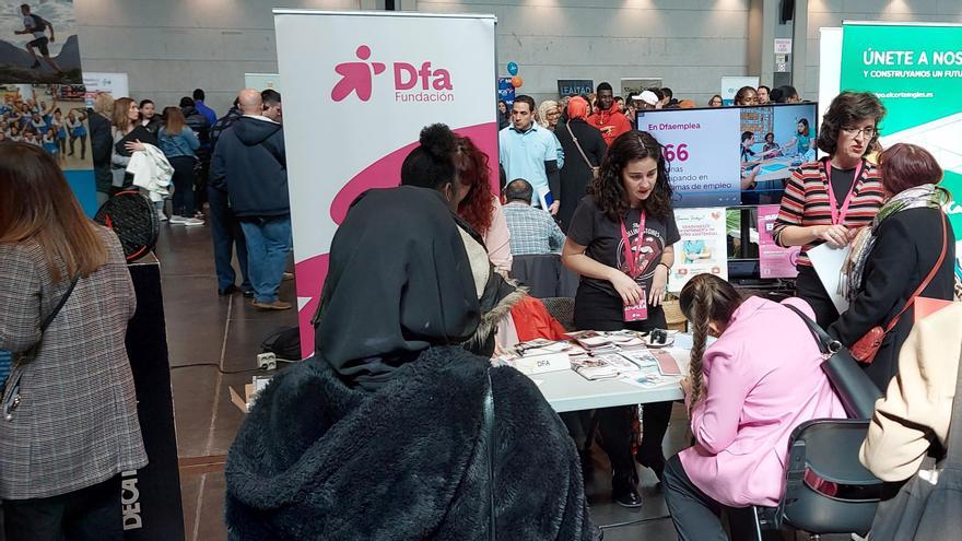 Fundación Dfa ofreció sus servicios en el reciente Salón de Empleo de Zaragoza.