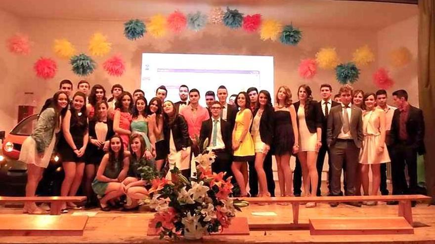 143 estudiantes de Bachillerato y ciclos se gradúan en Los Sauces