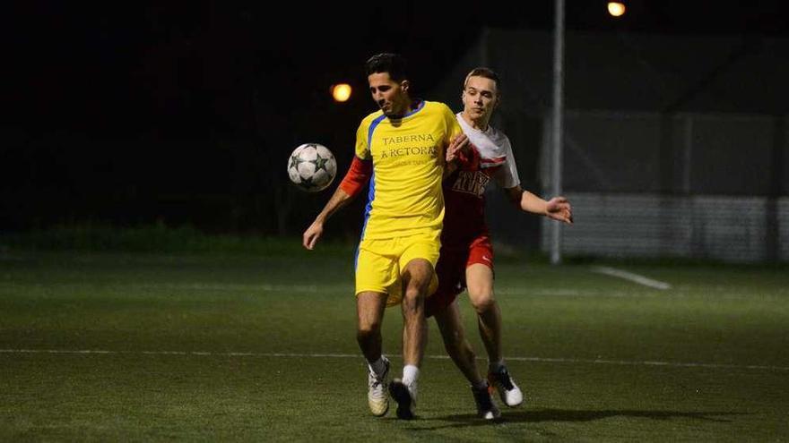 Una imagen del partido entre el Taberna A Retoral y el Fulming, de Segunda División. // Gonzalo Núñez