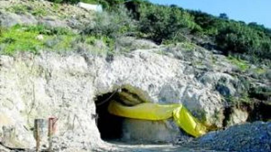 El túnel de la Cueva del Angel estará listo en un mes y medio