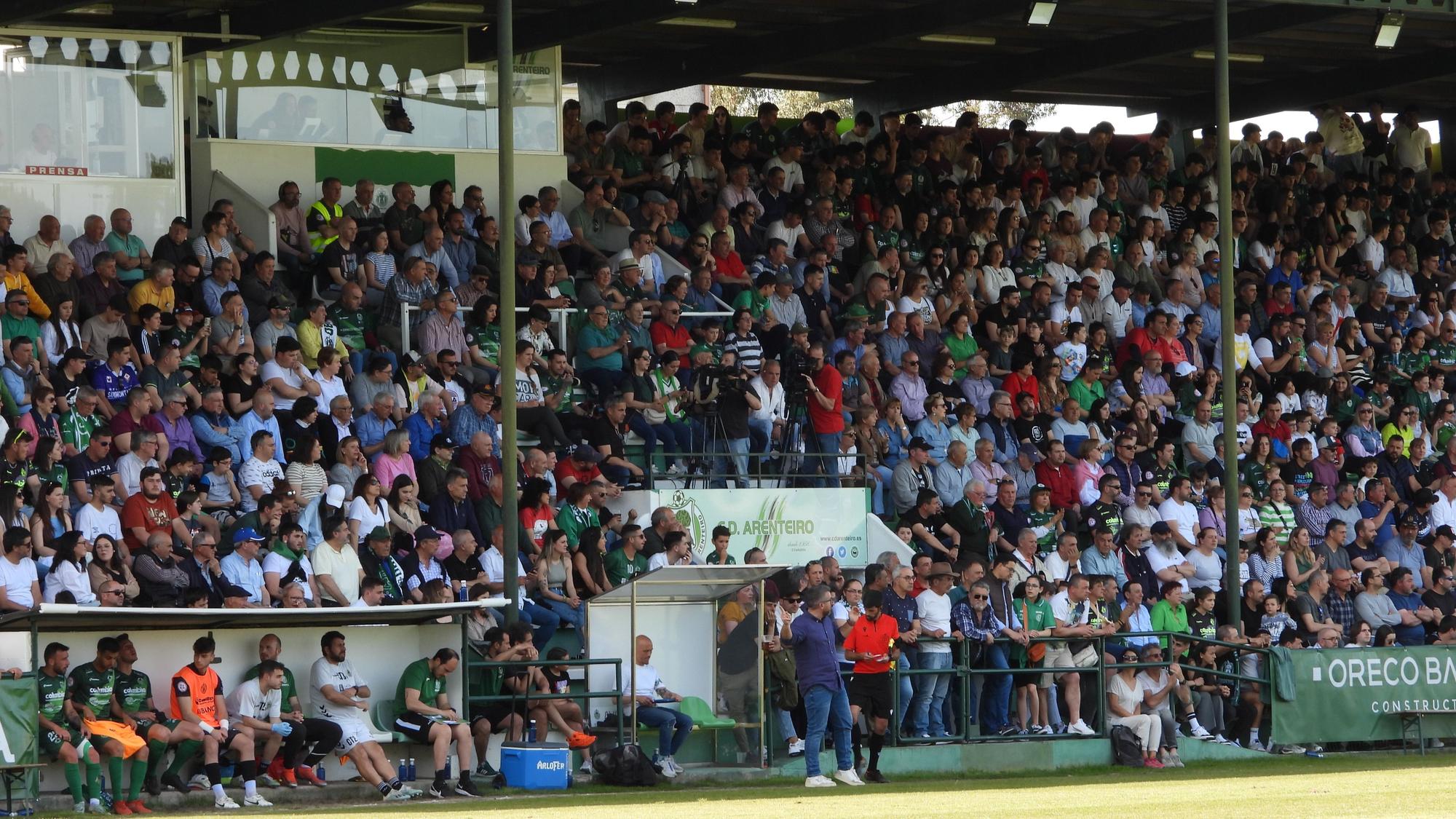 Las mejores imágenes del encuentro entre el Arenteiro y el Burgos Promesas (2-1)