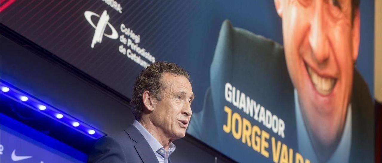 Valdano rompe a llorar en directo por Maradona