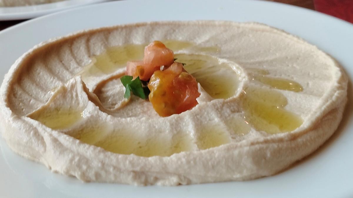 El hummus del restaurante Fenicia.