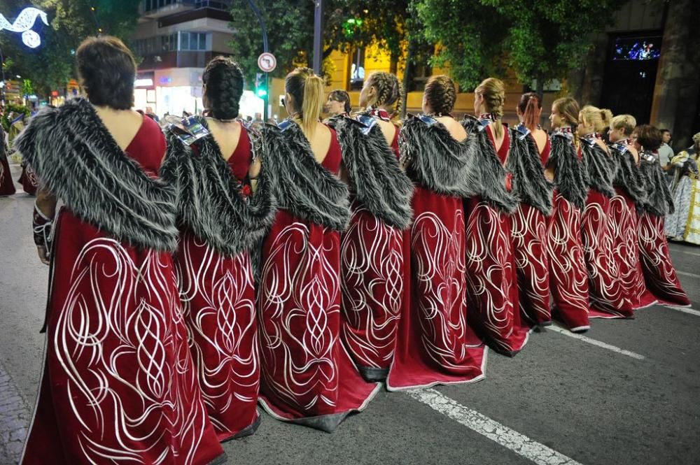 Desfile de Moros y Cristianos - Murcia se conviert