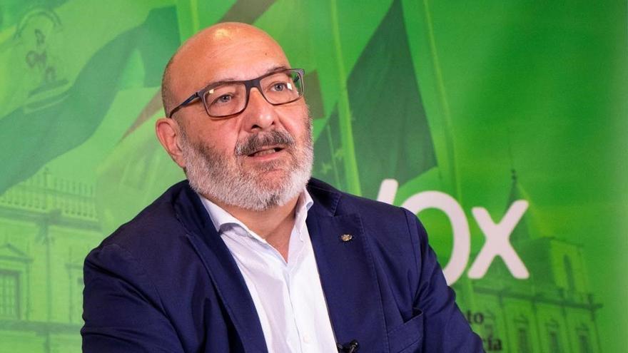 Vox amenaza al Gobierno andaluz por el giro al centro de Cs