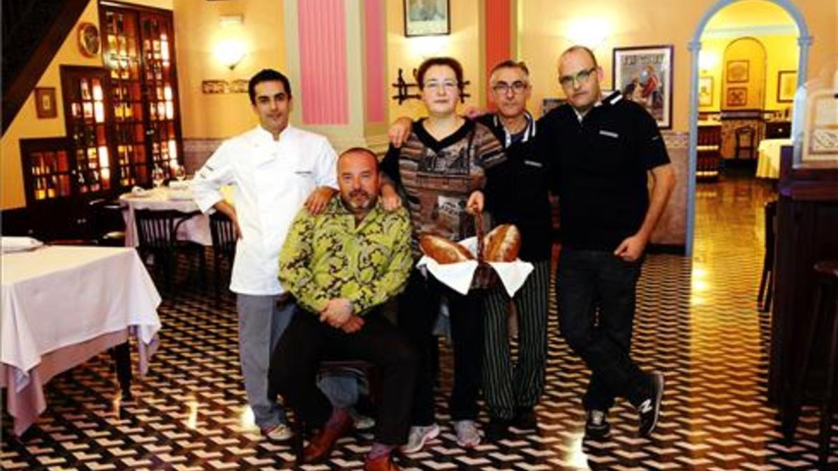 Los hermanos Herrero y los hermanos Pastor en uno de los comedores de Bonanova. Foto: Ricard Cugat