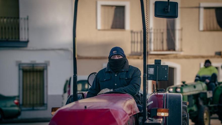 Piden a todos los agricultores de Tierra de Barros ir a las tractoradas de este viernes