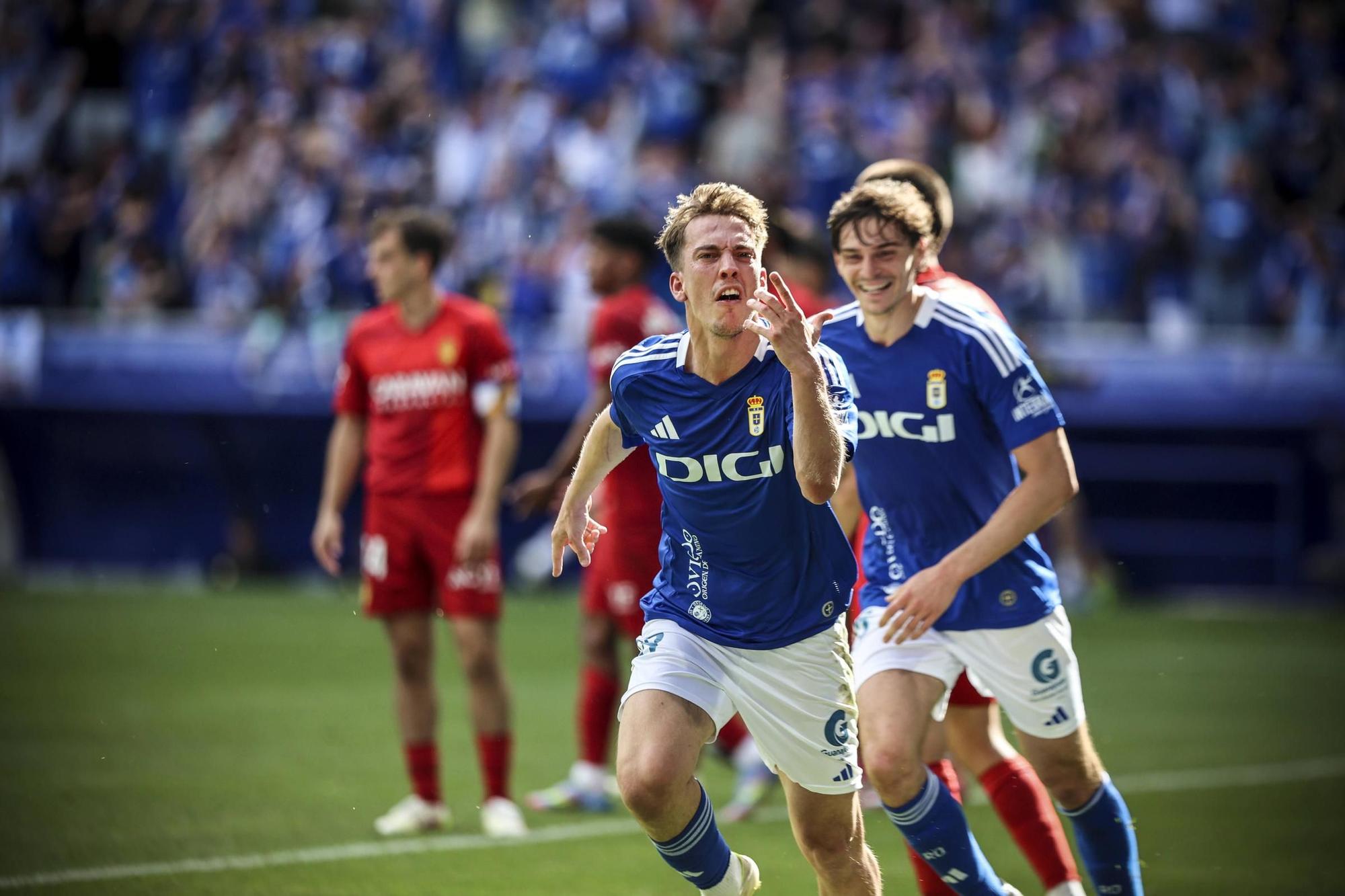 EN IMÁGENES: Ambientazo en la valiosa victoria del Oviedo contra el Zaragoza