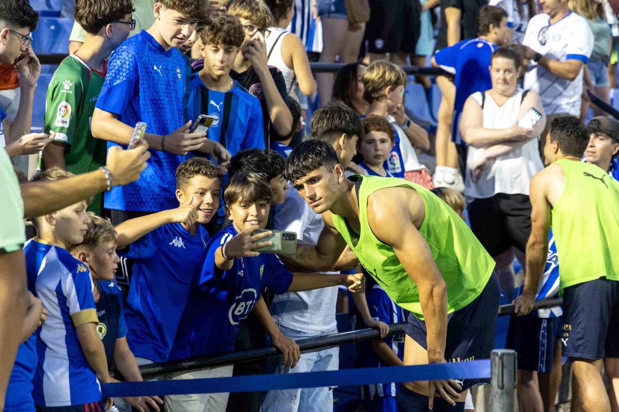 El Hércules celebra el 50 aniversario del Rico Pérez ganando el Trofeo Ciudad de Alicante ante el Alavés