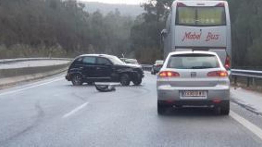 Accidente en la autopista, entre Pontevedra y Catoira