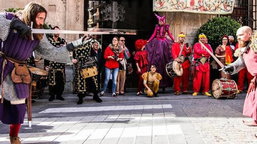 Una de las animaciones del Mercado Medieval de Orihuela, referente hasta ahora en toda España y que cada año ha atraído a cientos de turistas a la ciudad.