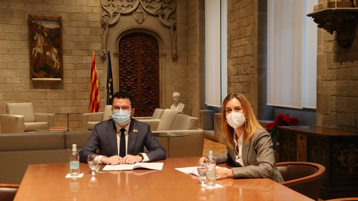 El president de la Generalitat, Pere Aragonès, reunit amb la líder d&#039;En Comú Podem al Parlament, Jéssica Albiach,