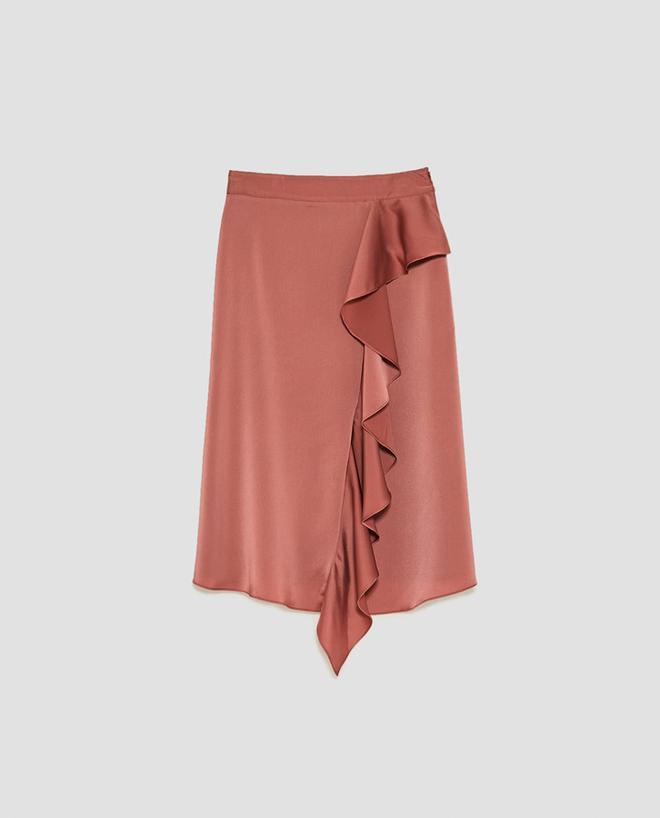 'Shopping' para el Black Friday: falda con volante, de Zara