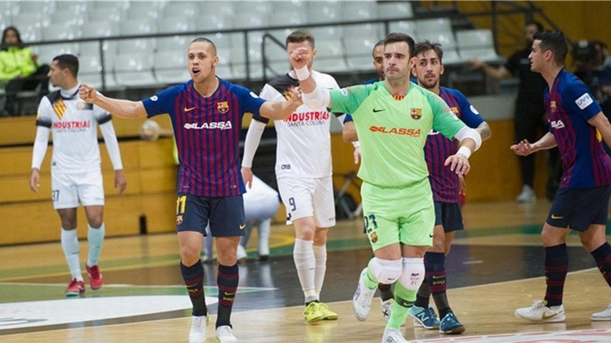 Ferrao y Dídac celebran un gol del Barça en Santa Coloma.