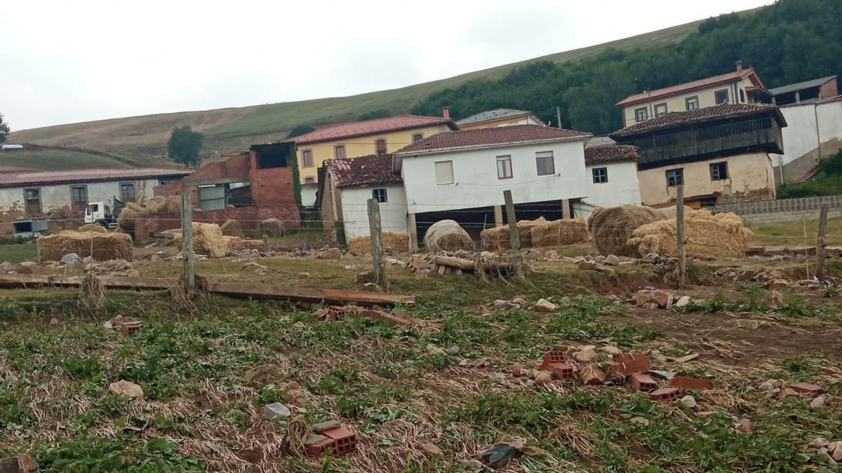 En imágenes: Así quedó el pueblo de Fontalba, en Tineo, tras la tromba de agua registrada el viernes 24 de julio