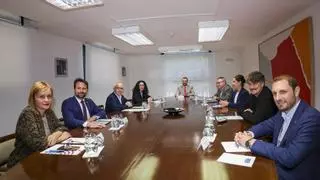 La oficialidad del asturiano, descartada por la "obligatoriedad" en la enseñanza: así fue la reunión en la que se debatió la reforma del Estatuto