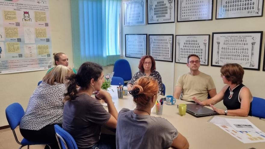 Imagen de una reunión del equipo que opta a los premios de la Fundación para el Desarrollo de la Enfermería.
