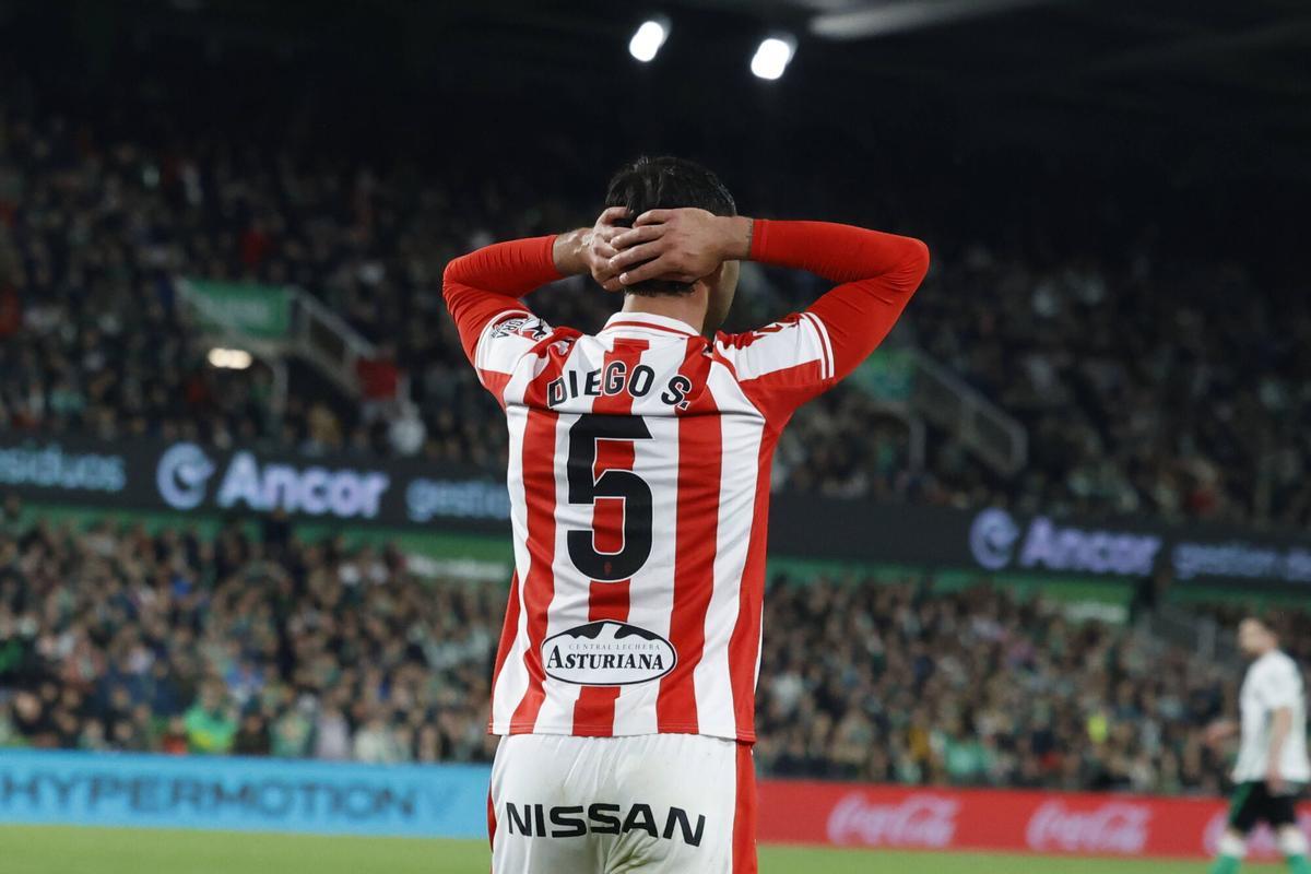 El partido entre el Racing de Santander y el Sporting, en imágenes