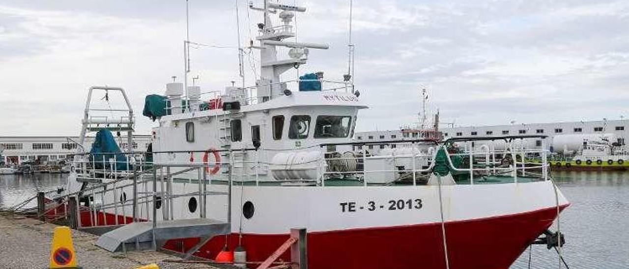 El buque oceanográfico &quot;Mytilus&quot;, ayer, amarrado en Bouzas. // R. Grobas