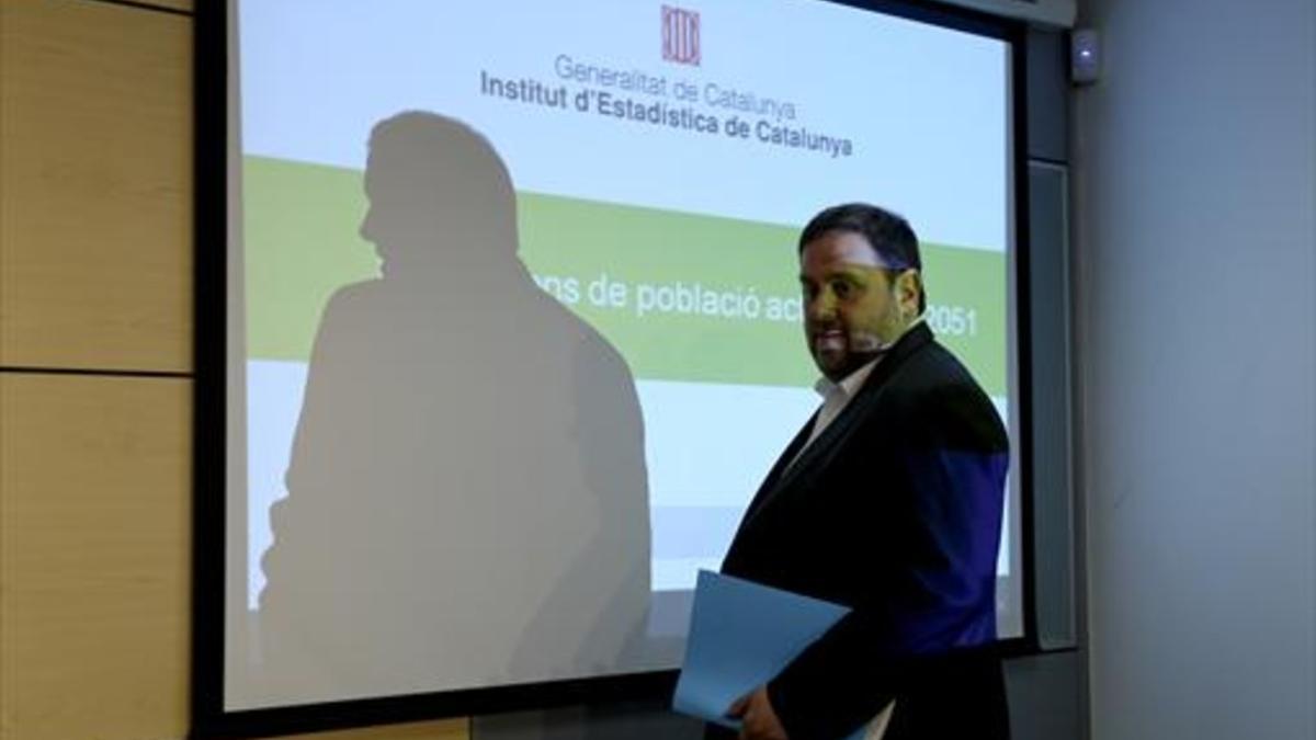 Oriol Junqueras, durante un acto en la Conselleria d'Economia antes de su cese y encarcelamiento.