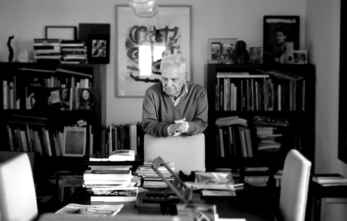 El escritor y periodista Juan Cruz.