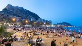Una noche de San Juan atípica, sin hogueras en Alicante: "Nos ha chocado mucho"