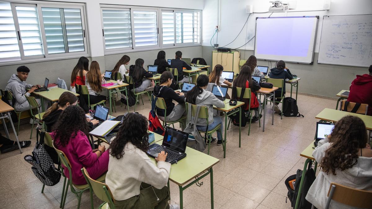 Alumnado de un instituto durante una clase.