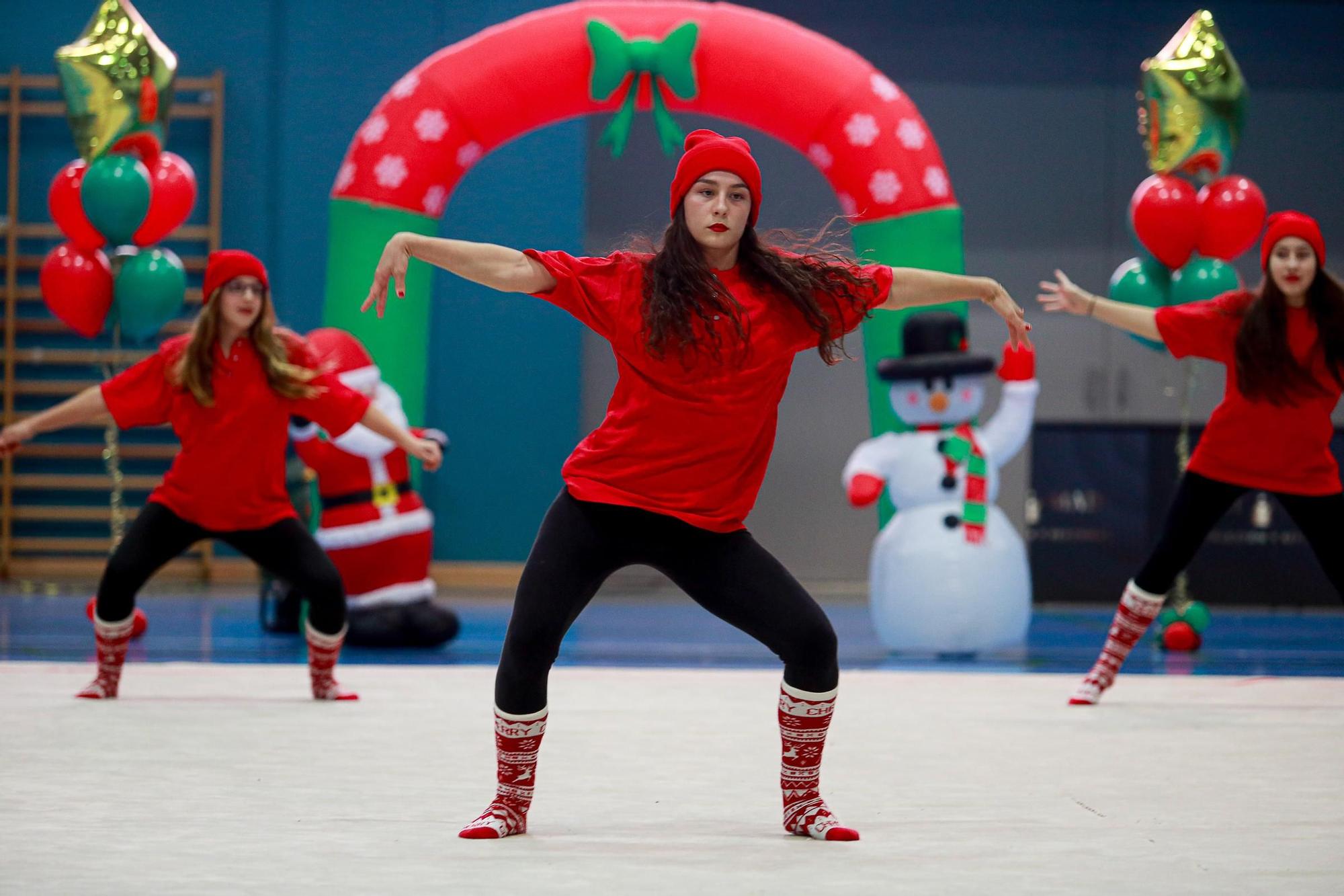 Mira aquí las imágenes de la gala de Navidad de gimnasia rítmica en Ibiza