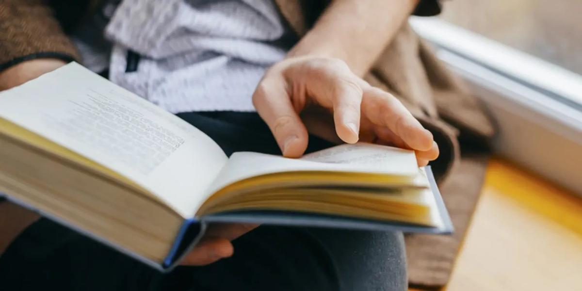 Las personas interesadas en presentar sus trabajos de novela corta o narrativa breve de los Premis Maig, pueden hacerlo hasta el 15 de marzo.