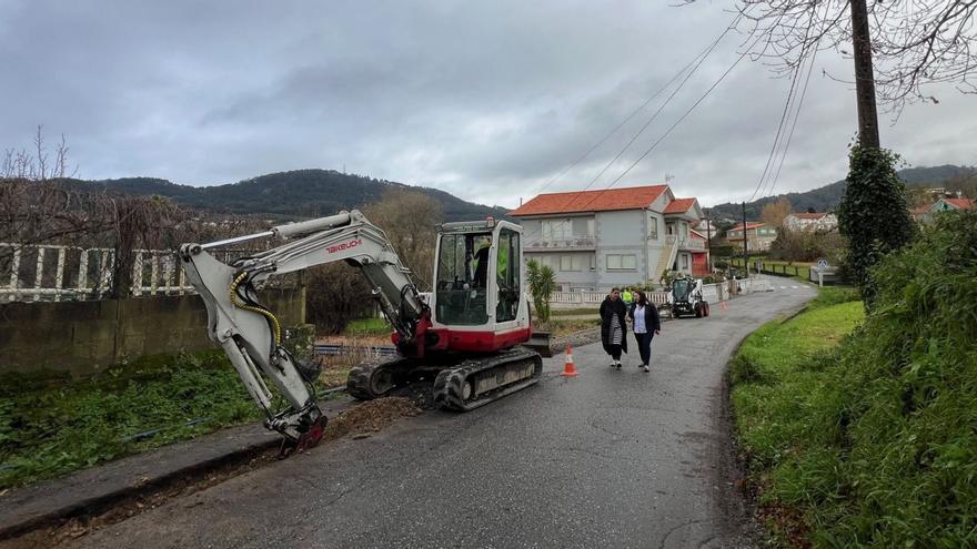 La alcaldesa y la concejala de Obras e Servizos supervisaron ayer los trabajos | G.Núñez