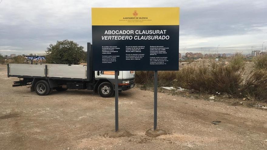 Archivo - Valencia.- El Ayuntamiento retira más de 2.000 toneladas de residuos de vertederos irregulares en 2020 y 524 en 2021