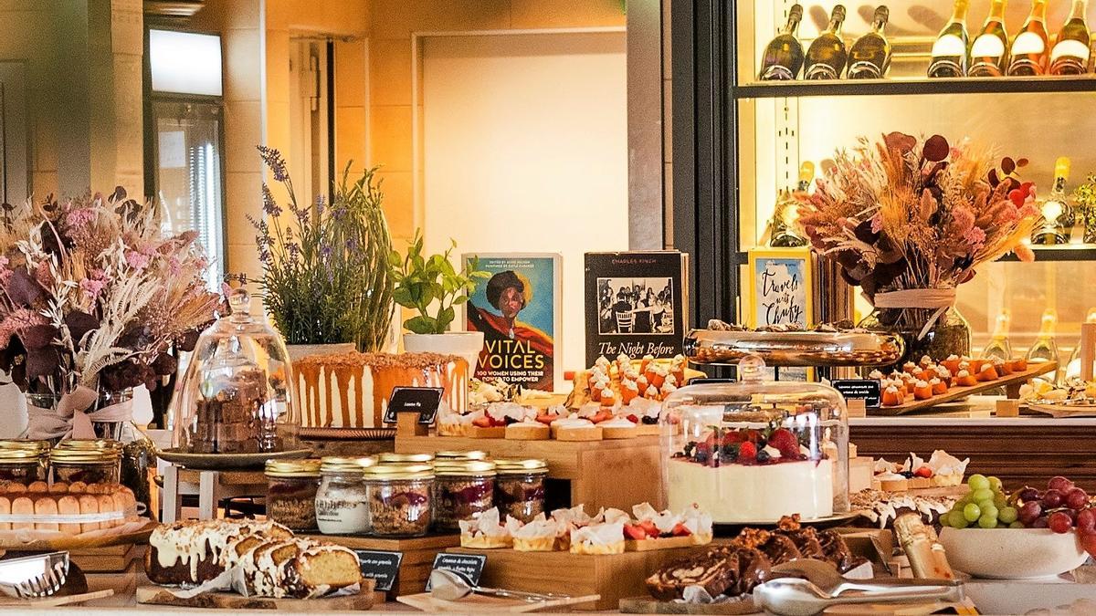Una de las mesas del 'brunch' de Belbo Terrenal.