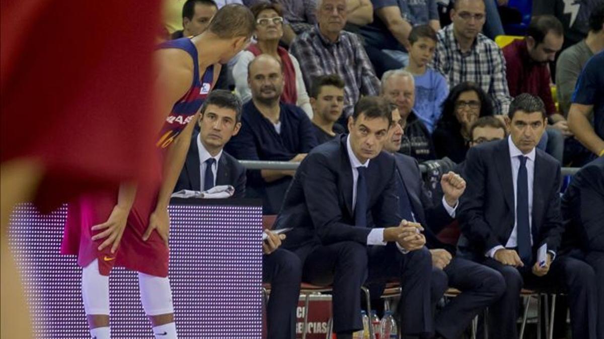 Los problemas de lesiones se le acumulan al técnico del Barça Georgios Bartzokas