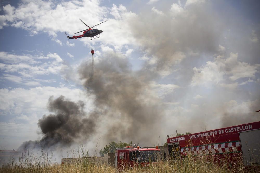 Incendio junto al cementerio de Castelló