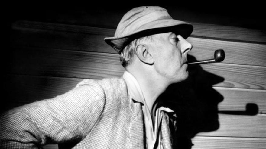 Jacques Tati, en una imagen de «Las vacaciones del señor Hulot».