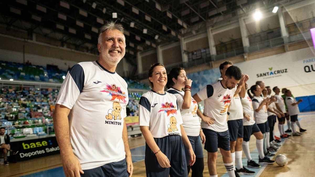Ángel Víctor Torres y Rosa Dávila, juntos en el partido de 2022.