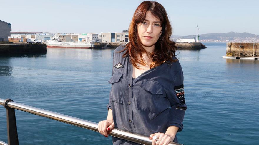 Luz Baz en el puerto de Vigo, donde tiene la oficina la ITF. // Alba Villar