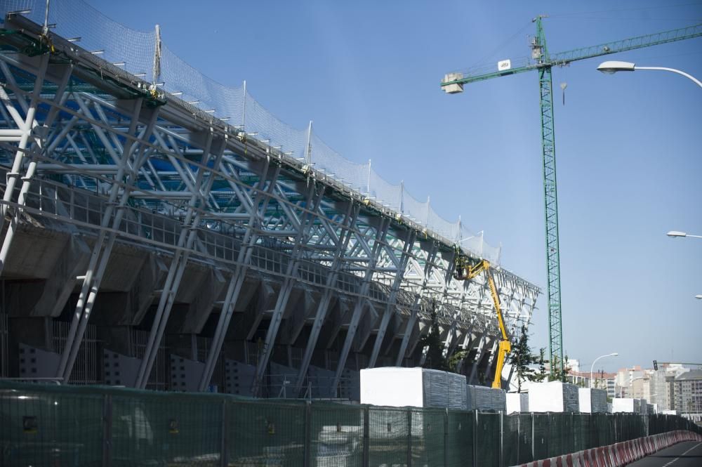 El Deportivo invertirá 1,6 millones en la nueva iluminación del estadio de Riazor
