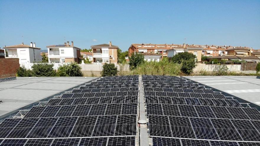 200 familias de San Vicente de Alcántara se benefician de la puesta en marcha de una comunidad solar