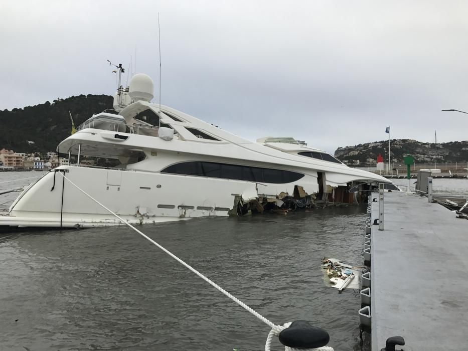 El vendaval destroza dos yates de lujo amarrados en el Port d'Andratx