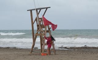 El temporal deja este fin de semana vacías las playas de Castellón