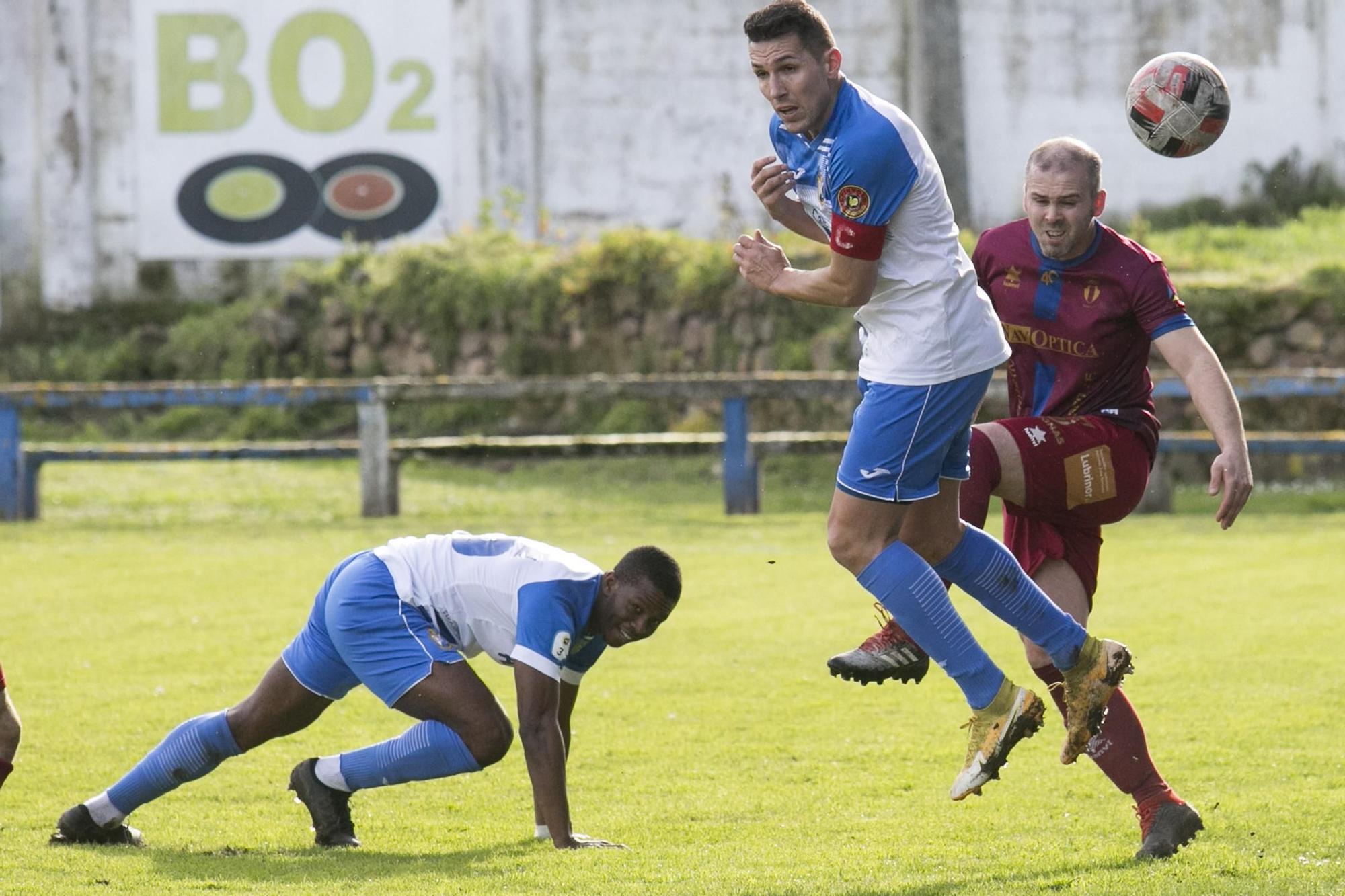 Las mejores imágenes de la jornada en la Tercera División de Asturias