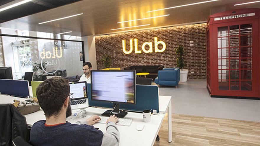 Si eres autónomo o tienes una empresa, el coworking de ULab te interesa