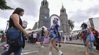 La primera Feria del Manga de Telde atrae a visitantes de toda Canarias