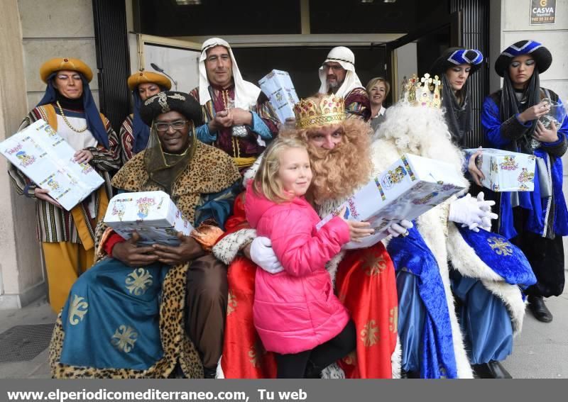 Los Reyes Magos repartieron regalos e ilusiones en Castellón