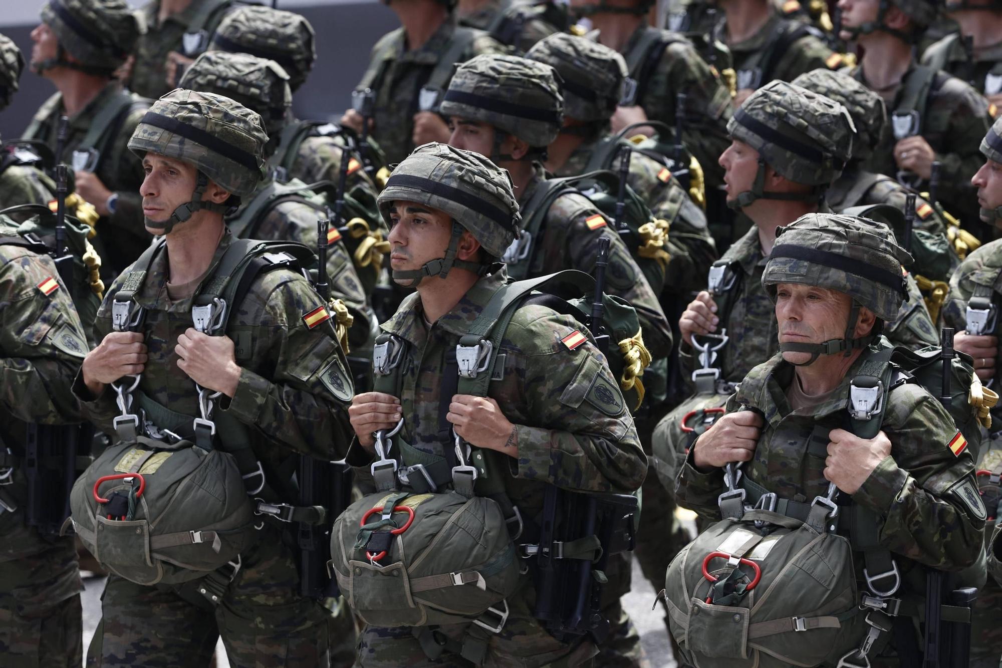 EN IMÁGENES: Así fue el multitudinario desfile en Oviedo por el Día de las Fuerzas Armadas